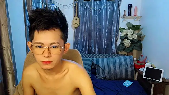 Snapshot of Skinny_CumLoader69 chatting on February 6, 2026, 12:19 pm Skinny CumLoader69 online show from February 6, 2026, 12:19 pm