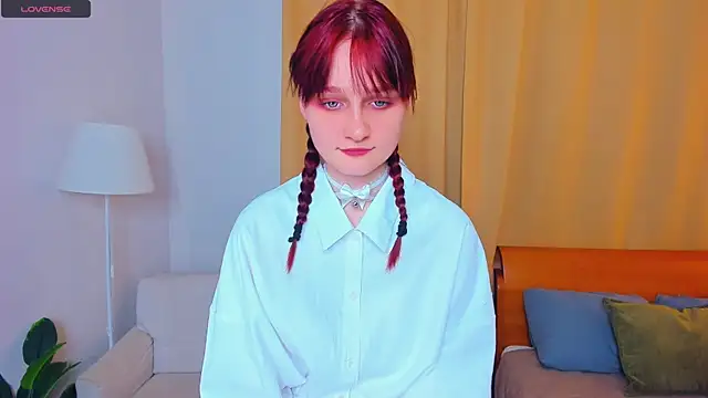 KatyKufel online show from October 21, 2025, 6:41 pm