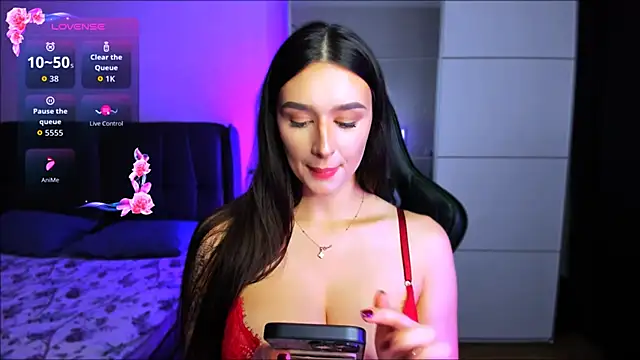 Veronica Larsson online show from November 14, 2025, 8:07 pm