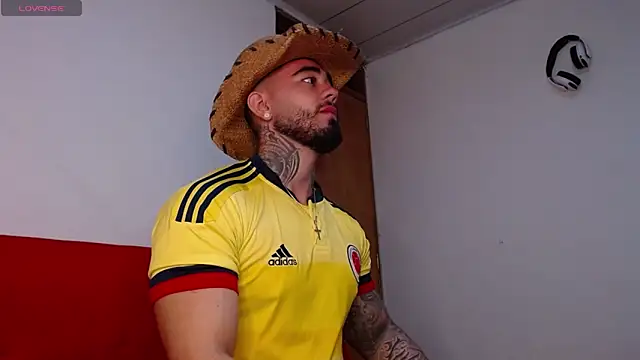 tommyblessd1 online show from November 10, 2025, 6:01 am