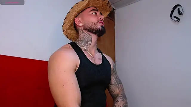 tommyblessd1 online show from November 11, 2025, 7:03 pm