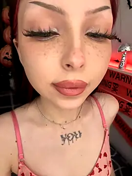 Snapshot of Lina_Thornton_ chatting on October 16, 2025, 10:11 pm Lina Thornton online show from October 16, 2025, 10:11 pm