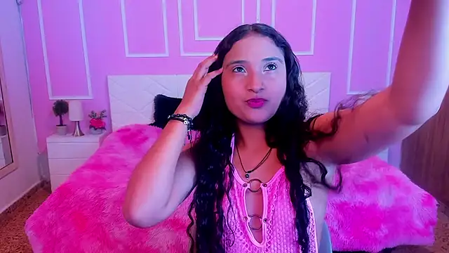 Snapshot of BellaSky4 chatting on November 6, 2025, 12:06 pm BellaSky4 online show from November 6, 2025, 12:06 pm