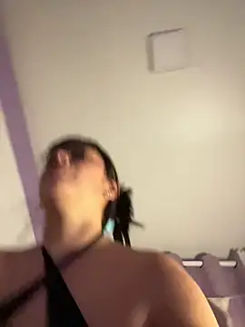 cami lorena online show from April 17, 2026, 3:09 am