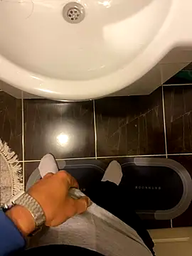 Snapshot of SolomonHej4 chatting on November 15, 2025, 1:07 pm SolomonHej4 online show from November 15, 2025, 1:07 pm