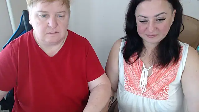Snapshot of Bertie_Adeline chatting on September 15, 2025, 7:19 am Bertie Adeline online show from September 15, 2025, 7:19 am