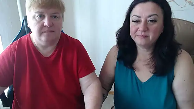 Snapshot of Bertie_Adeline chatting on September 18, 2025, 7:10 am Bertie Adeline online show from September 18, 2025, 7:10 am