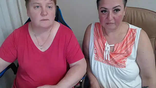 Snapshot of Bertie_Adeline chatting on September 25, 2025, 6:55 pm Bertie Adeline online show from September 25, 2025, 6:55 pm
