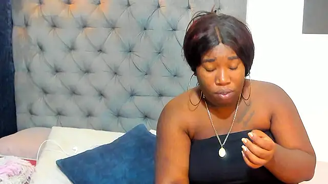 nahiroby ebony online show from February 21, 2026, 4:08 pm