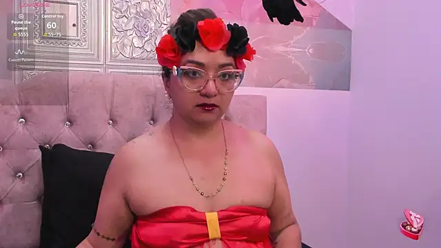 leyla smithh online show from October 31, 2025, 12:39 pm