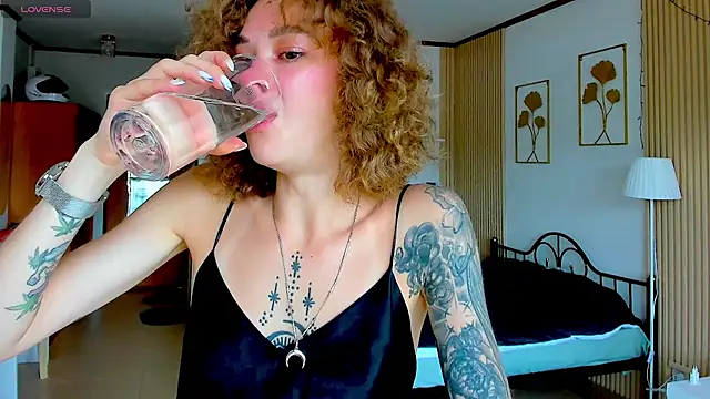 Snapshot of __grace__ chatting on November 19, 2025, 4:34 am grace online show from November 19, 2025, 4:34 am