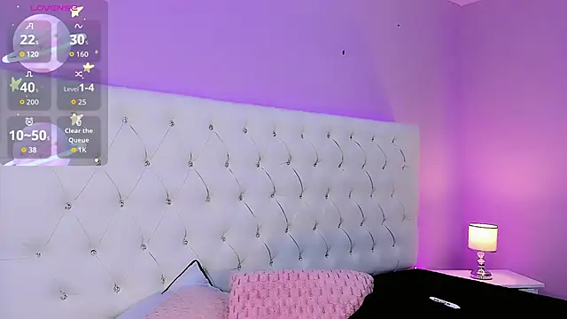 DaniielaV online show from September 19, 2025, 1:01 pm