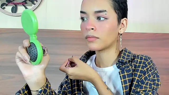 AnnyKitty  online show from October 13, 2025, 4:12 am