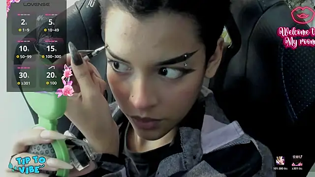 AnnyKitty  online show from October 27, 2025, 4:38 am