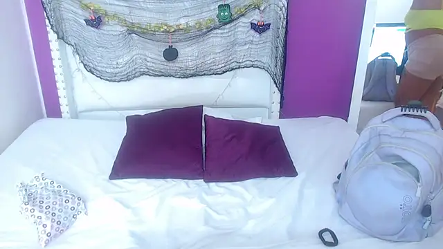 fat naughtyass online show from November 3, 2025, 11:33 am