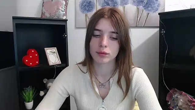 JuiceLips   online show from October 27, 2025, 4:00 pm