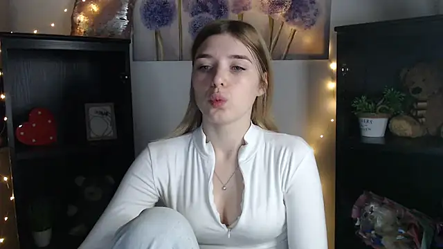 JuiceLips   online show from January 16, 2026, 11:03 am