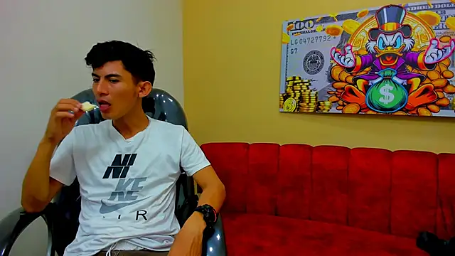 Holdme Hot online show from October 10, 2025, 3:16 am