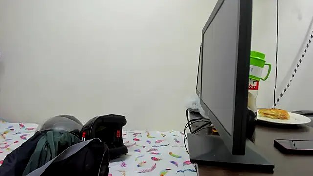 Holdme Hot online show from October 20, 2025, 4:02 am