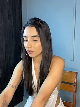 Zafira Montiel online show from February 8, 2026, 8:45 pm