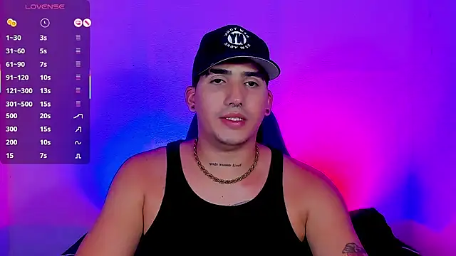 Snapshot of Saturn_boy chatting on November 8, 2025, 10:41 pm Saturn boy online show from November 8, 2025, 10:41 pm