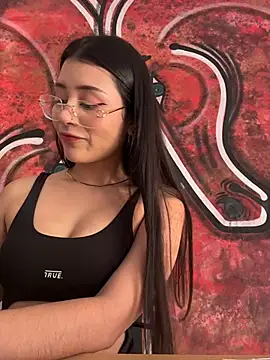 CatadeLuca online show from November 8, 2025, 7:45 pm