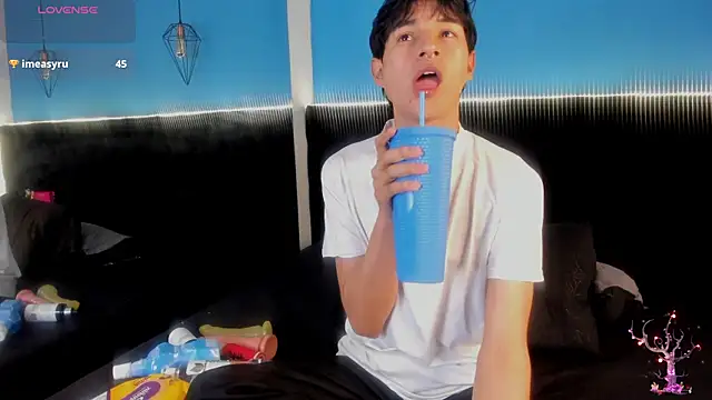 AleAurarashi online show from September 9, 2025, 10:15 am