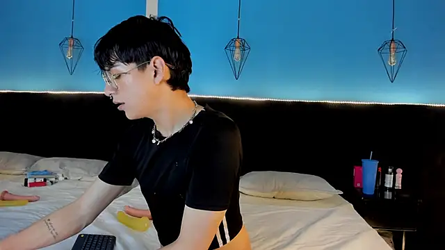 AleAurarashi online show from September 13, 2025, 2:55 am