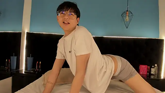 AleAurarashi online show from October 1, 2025, 11:22 pm