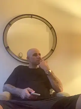 Hothotboyg online show from November 26, 2025, 12:11 am