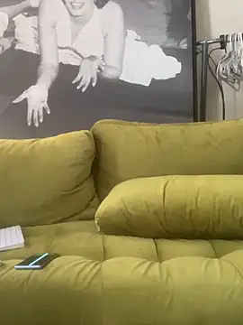 Hothotboyg online show from April 22, 2026, 8:43 pm