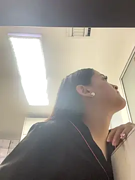 marianm29 online show from November 10, 2025, 1:43 pm