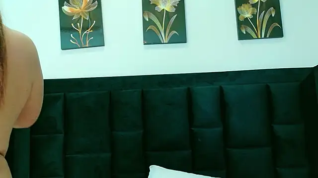 mamaneedsfun online show from October 28, 2025, 1:09 am