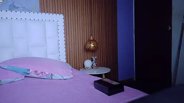 mamaneedsfun online show from November 8, 2025, 12:49 pm