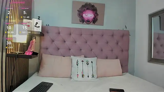 luna  dance online show from October 18, 2025, 3:42 am