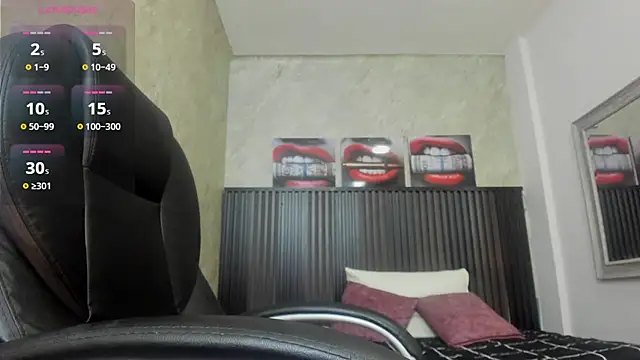 luna  dance online show from October 31, 2025, 6:42 pm