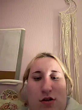 imawhorenslut19 online show from April 10, 2026, 3:34 am