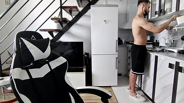 Snapshot of RyanStorm_ chatting on October 7, 2025, 12:35 pm RyanStorm online show from October 7, 2025, 12:35 pm