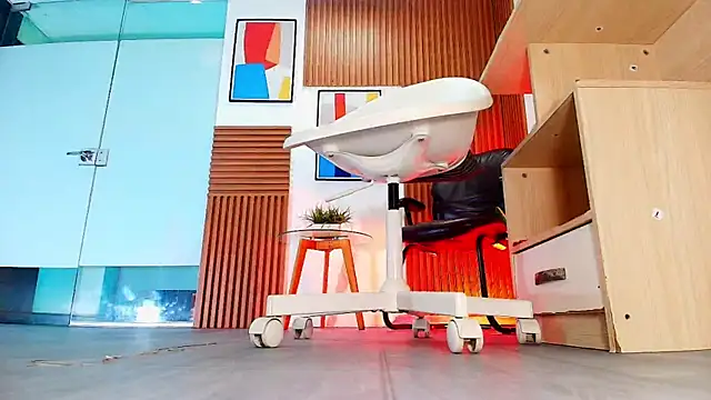 Snapshot of sweet_mile chatting on May 9, 2026, 12:10 pm sweet mile online show from May 9, 2026, 12:10 pm