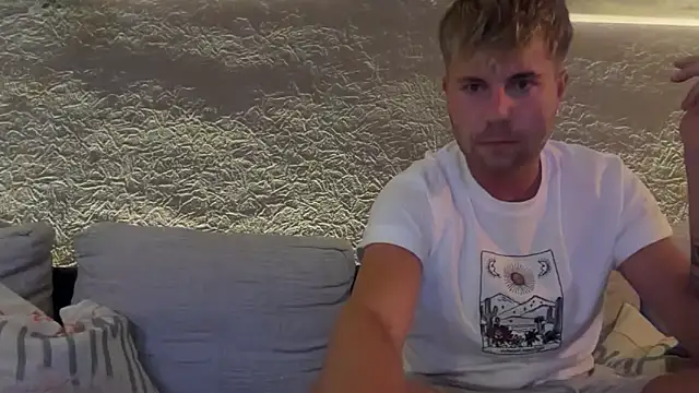 Snapshot of RioBlaze chatting on September 10, 2025, 7:58 pm RioBlaze online show from September 10, 2025, 7:58 pm