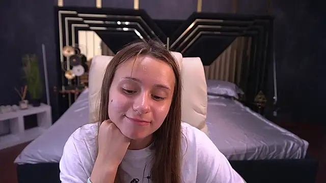 AnnaPearl online show from September 23, 2025, 8:34 pm