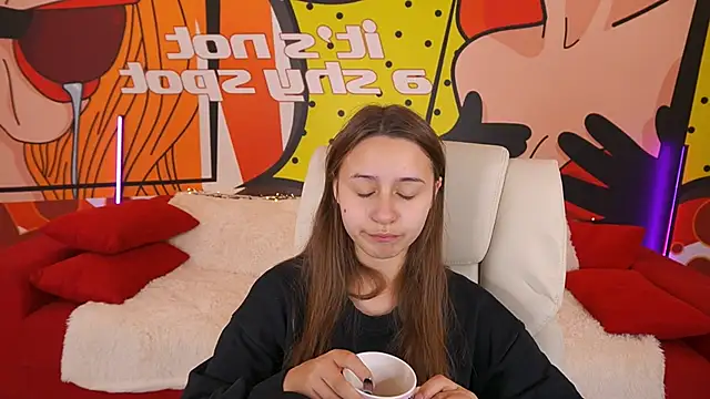 AnnaPearl online show from October 24, 2025, 5:59 am