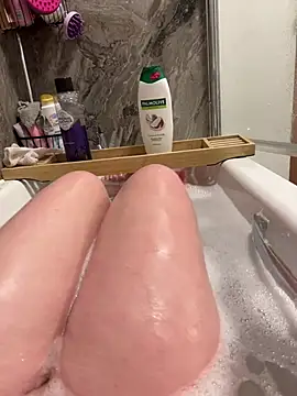 Imogenbabyyy online show from April 10, 2026, 7:18 pm