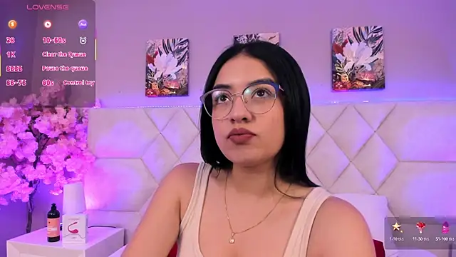 Snapshot of Dayanna_Rose chatting on September 29, 2025, 12:32 pm Dayanna Rose online show from September 29, 2025, 12:32 pm
