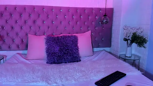 Scarlet Monroee online show from October 21, 2025, 4:13 am