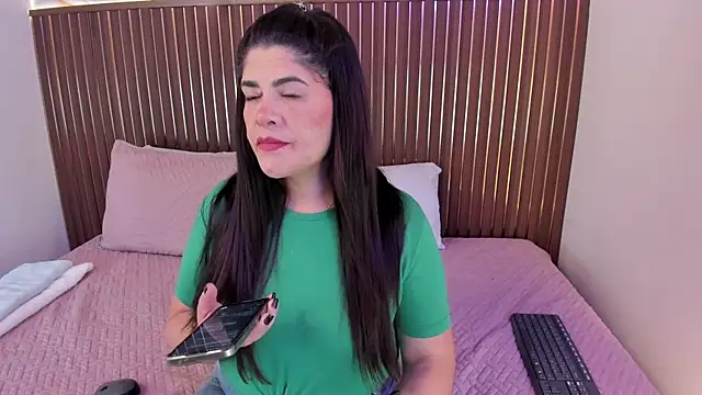 Roxie-NS online show from October 15, 2025, 12:05 pm