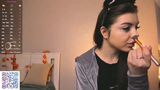 AuroraVice online show from December 5, 2025, 6:22 am