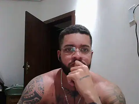 Snapshot of Mitt1993b chatting on September 9, 2025, 8:30 pm Mitt1993b online show from September 9, 2025, 8:30 pm