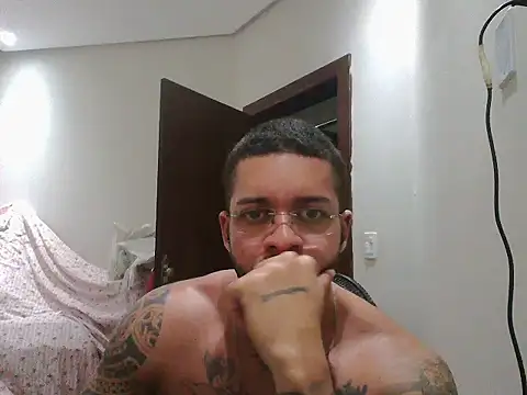 Snapshot of Mitt1993b chatting on October 30, 2025, 5:35 pm Mitt1993b online show from October 30, 2025, 5:35 pm