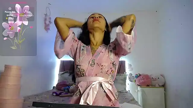 Liahdiaz  online show from May 28, 2026, 1:41 pm